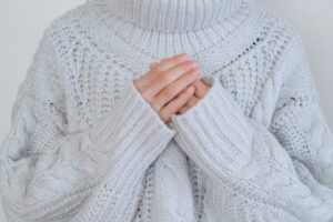 塩分排出と保温がカギ！冬の血圧コントロール術