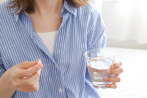 薬の正しい使い方から食事ケアまで！気圧の変動に負けない「頭痛対策ガイド」