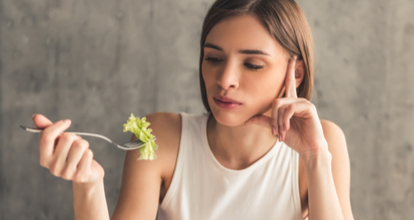 女性　食欲不振